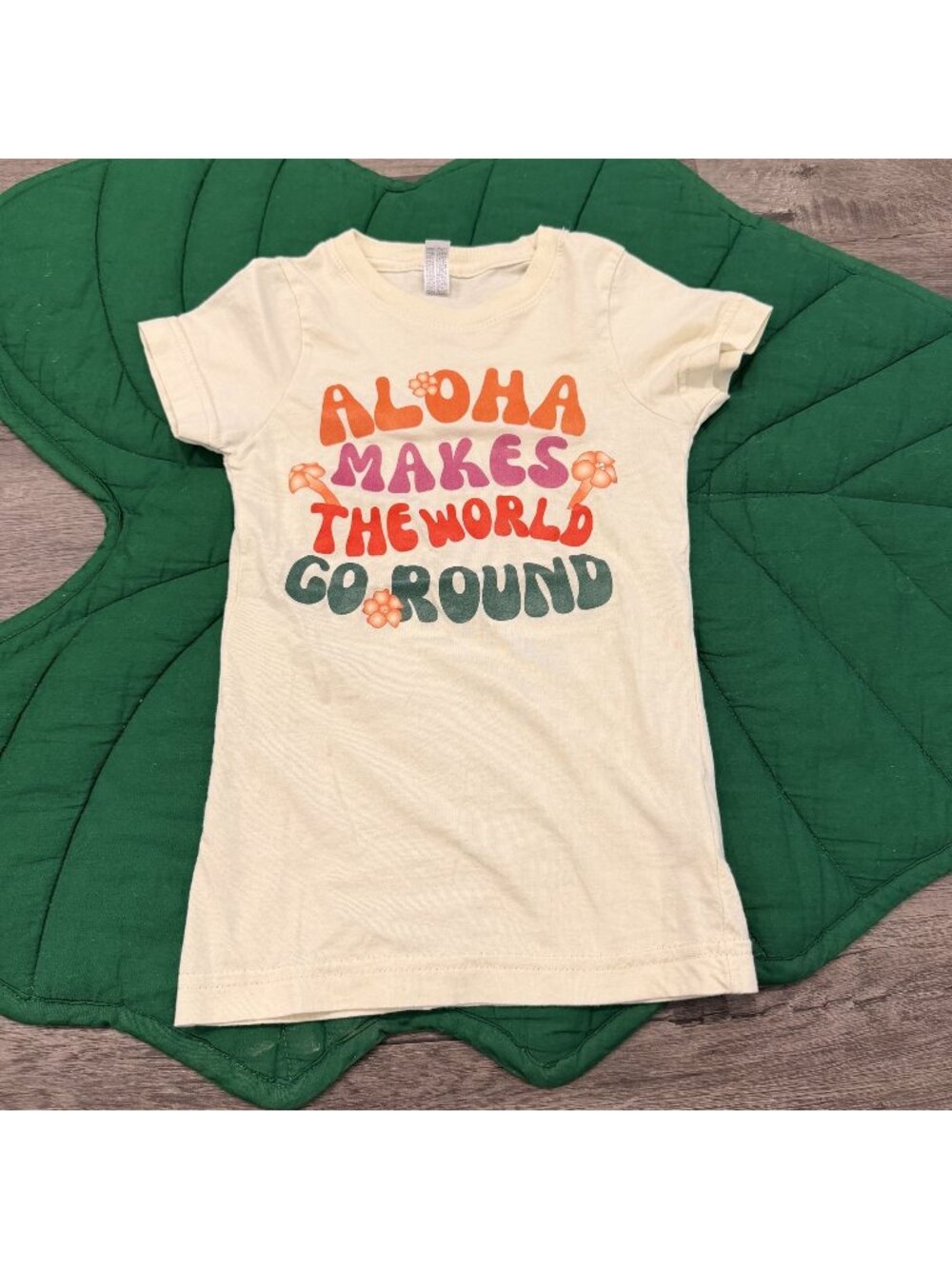 Hae Hawaii Girls XS 4T Aloha Makes The World Short Sleeve Graphic Tee Tshirt